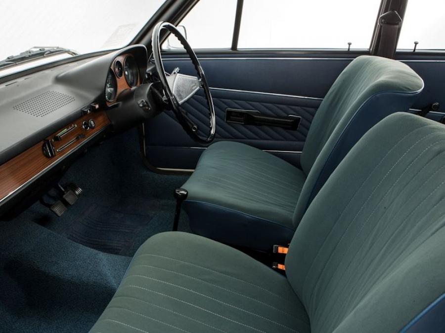 Интерьер Audi 80 LS 4-Door Sedan (B1) 1972 года  (UK) (фото 5 из 6)